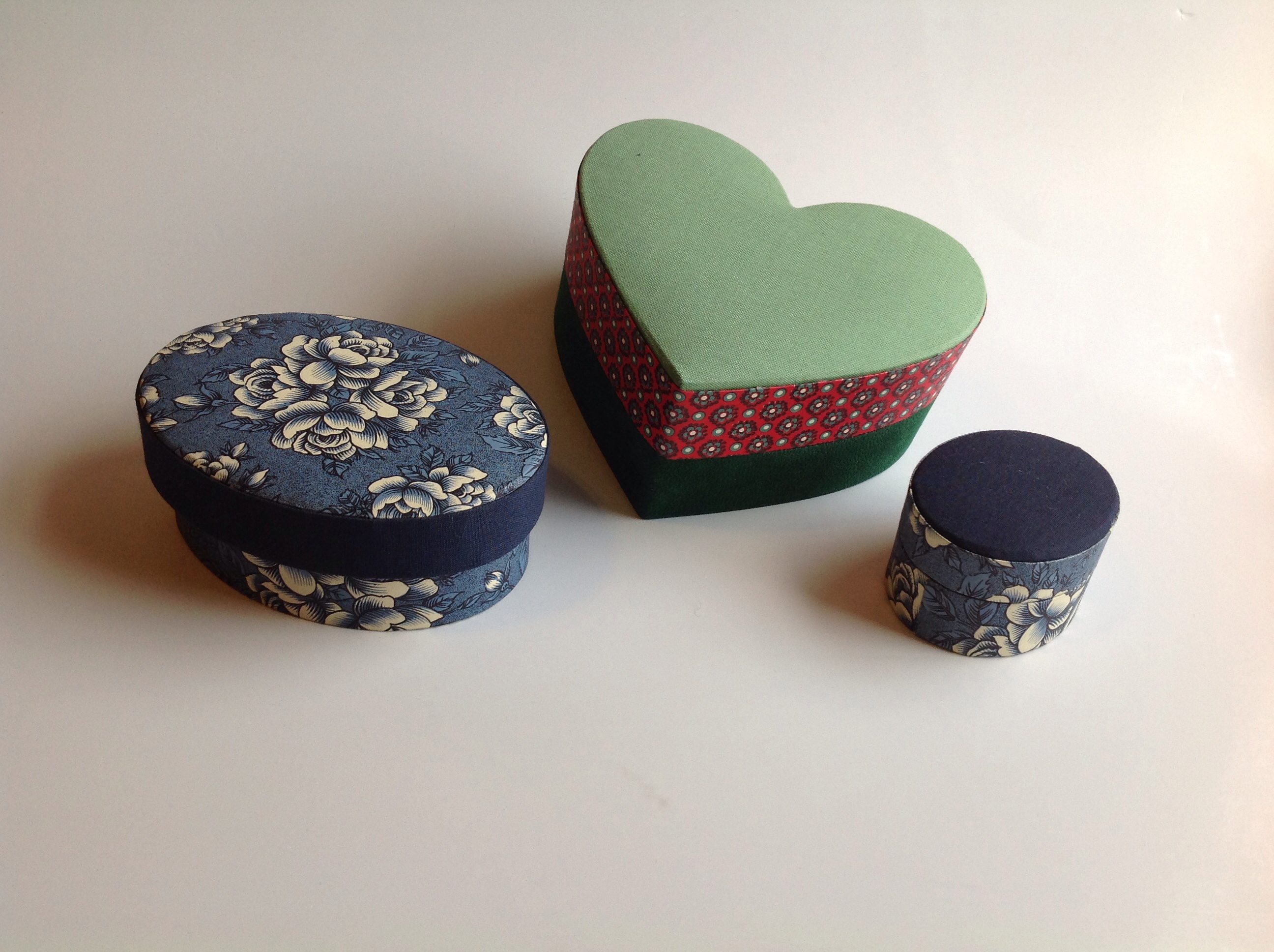 oval heart box