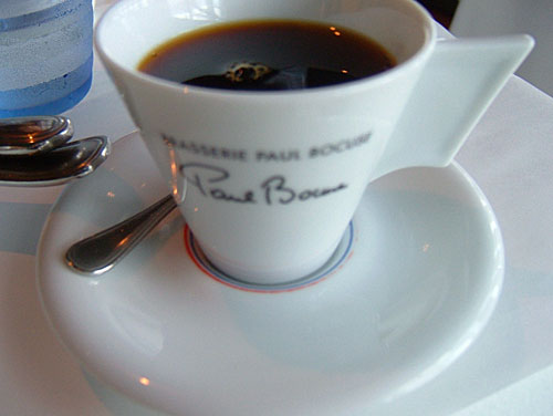 une tasse de cafe